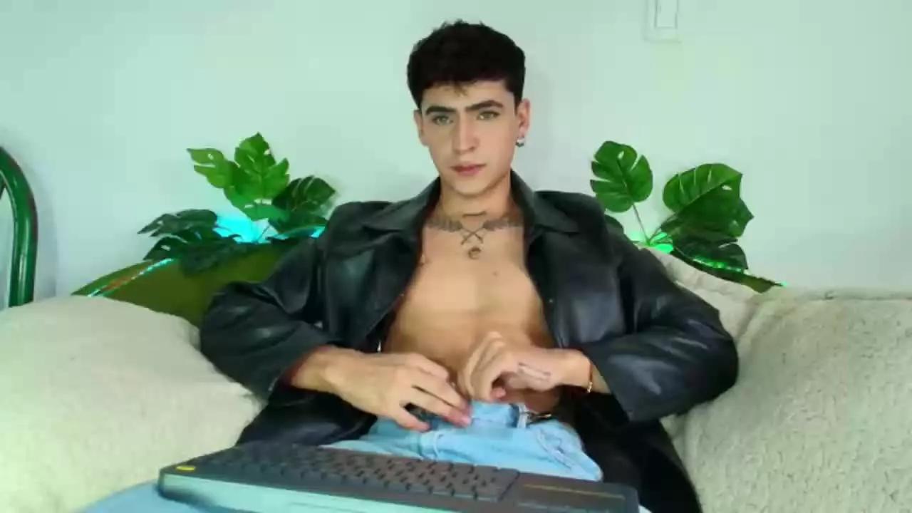 GuzmanCaami on Streamray 
