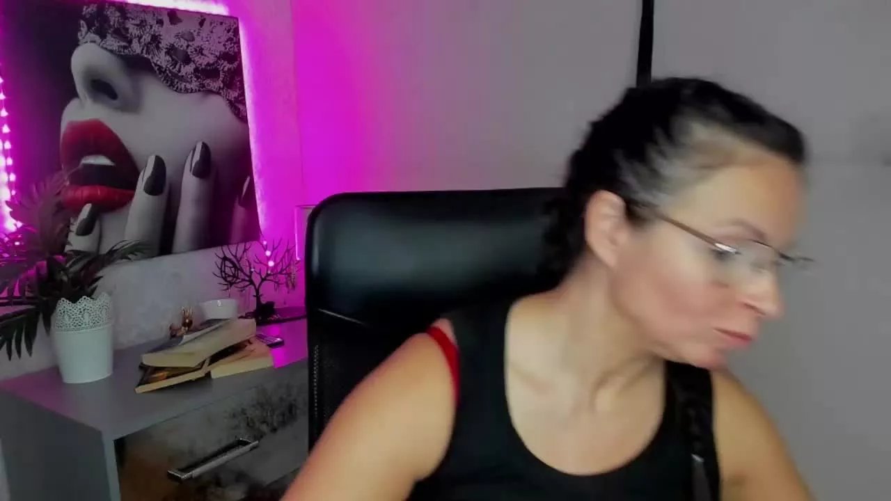 HelenTasty on Streamray 