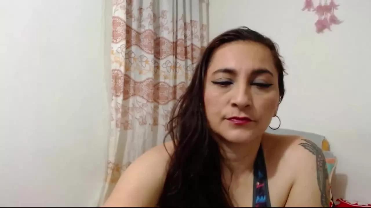 KarinnaSuarez on Streamray 