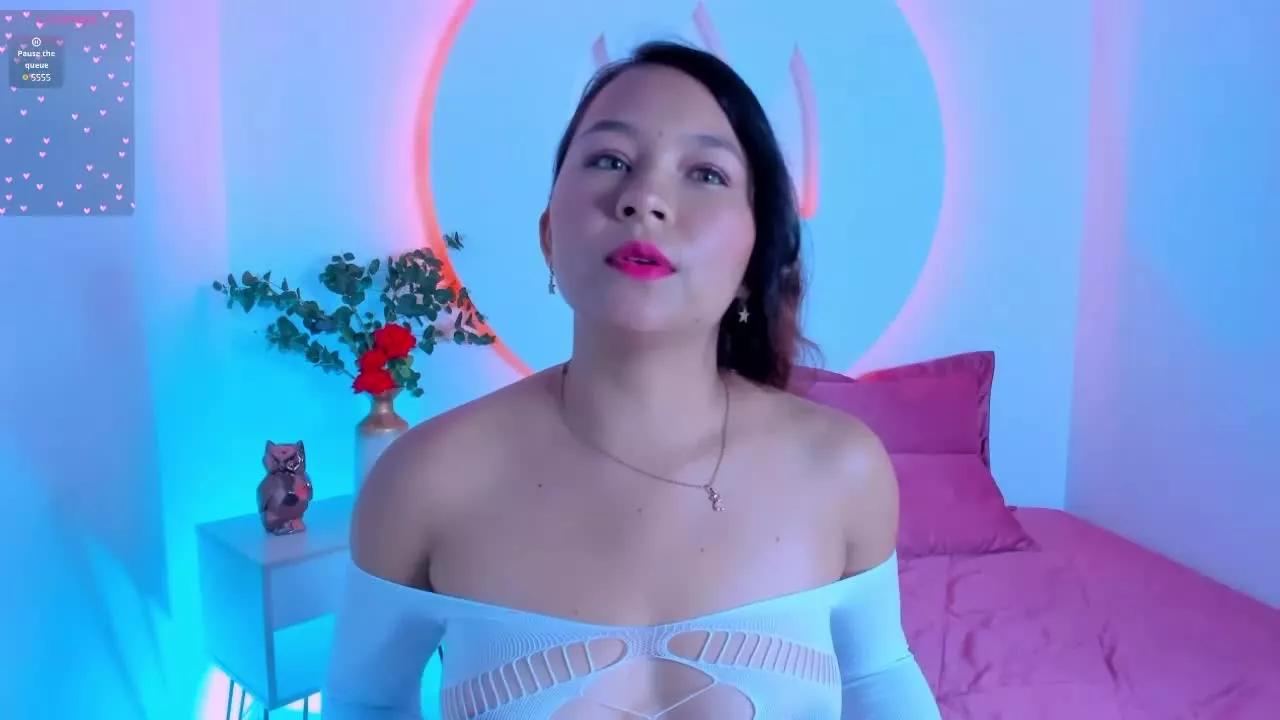 KittenLittleEyes on Streamray 
