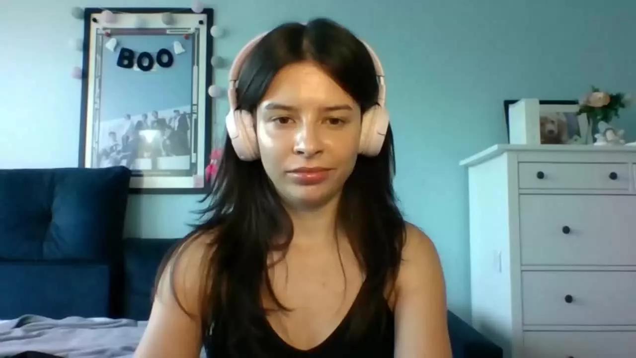 LariceTasty on Streamray 