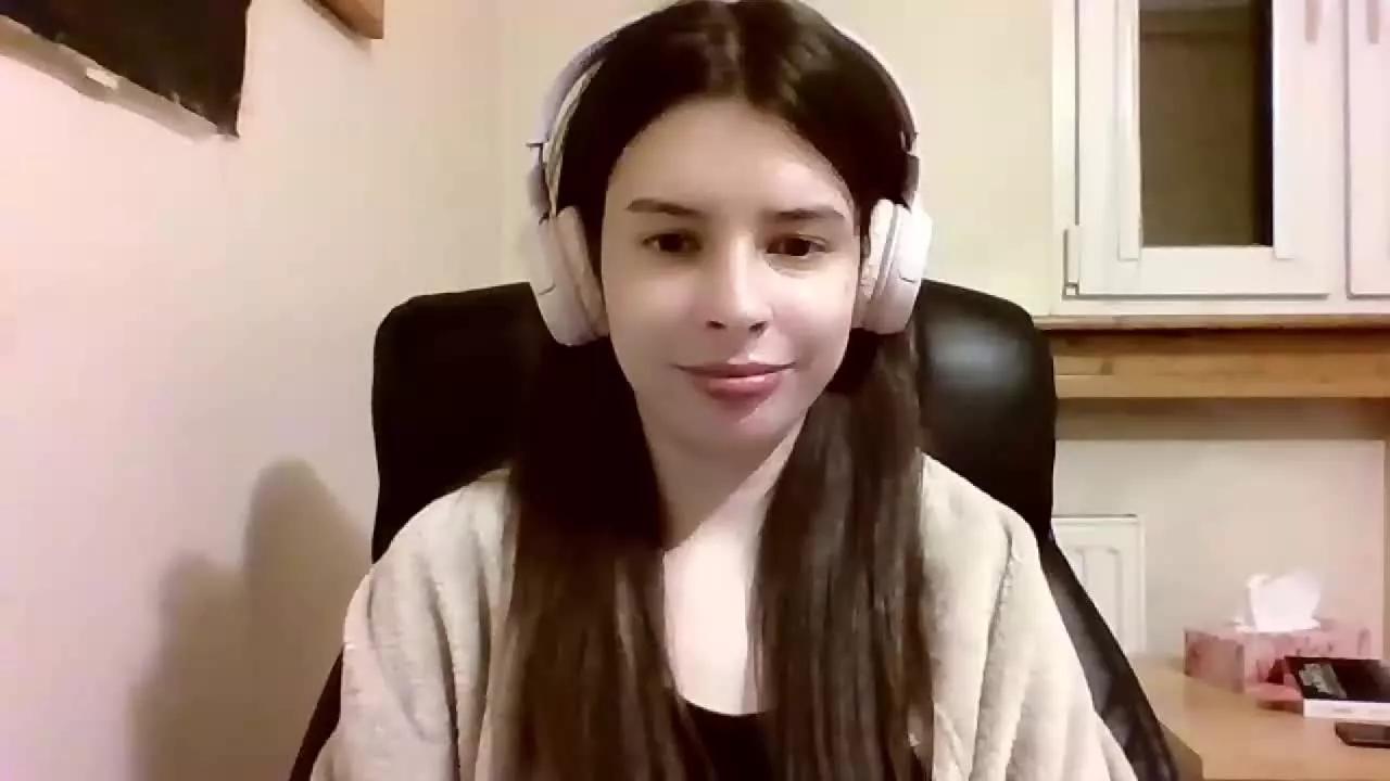LariceTasty on Streamray 