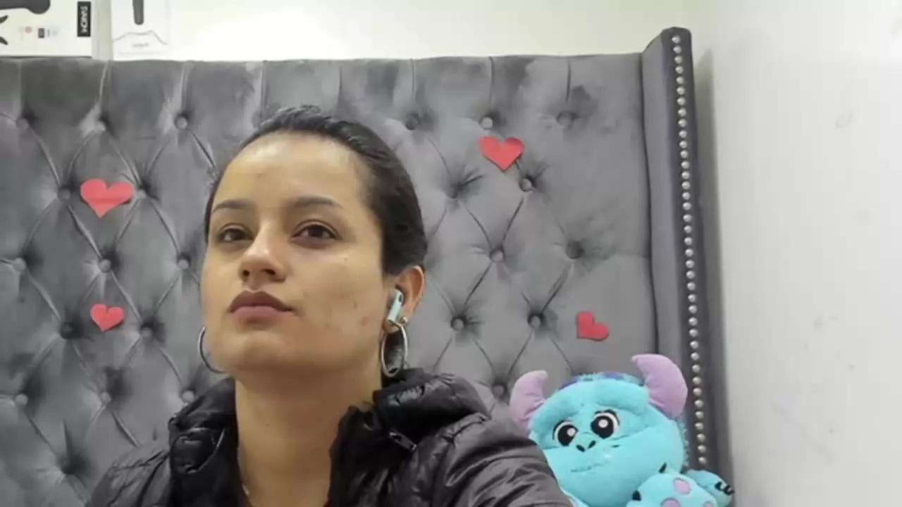 LhindaCarter on Streamray 