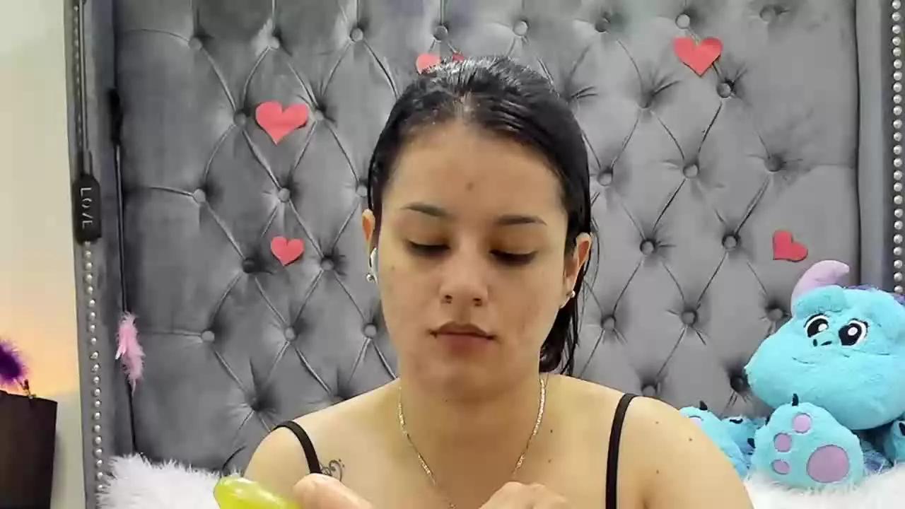 LhindaCarter on Streamray 