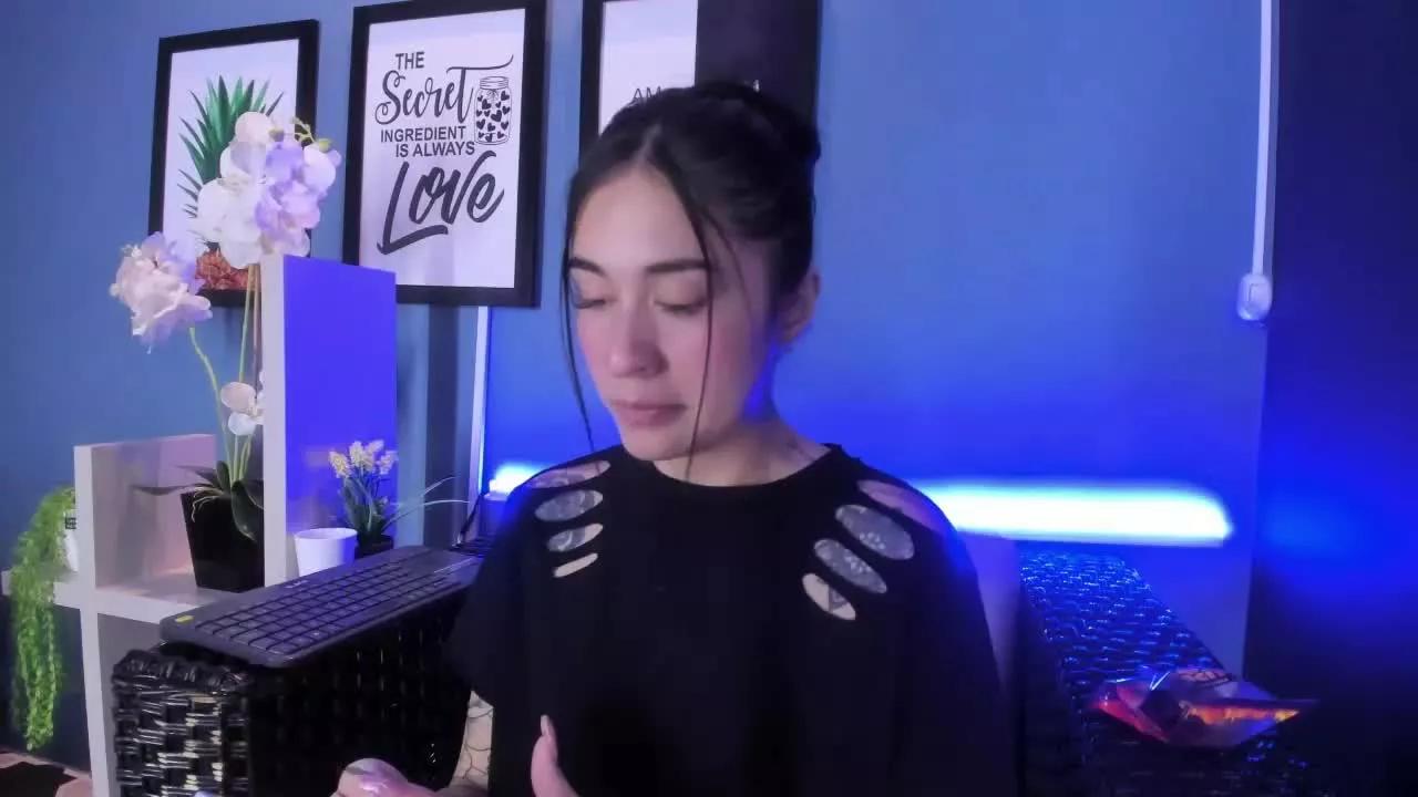 LiaBlossom on Streamray 