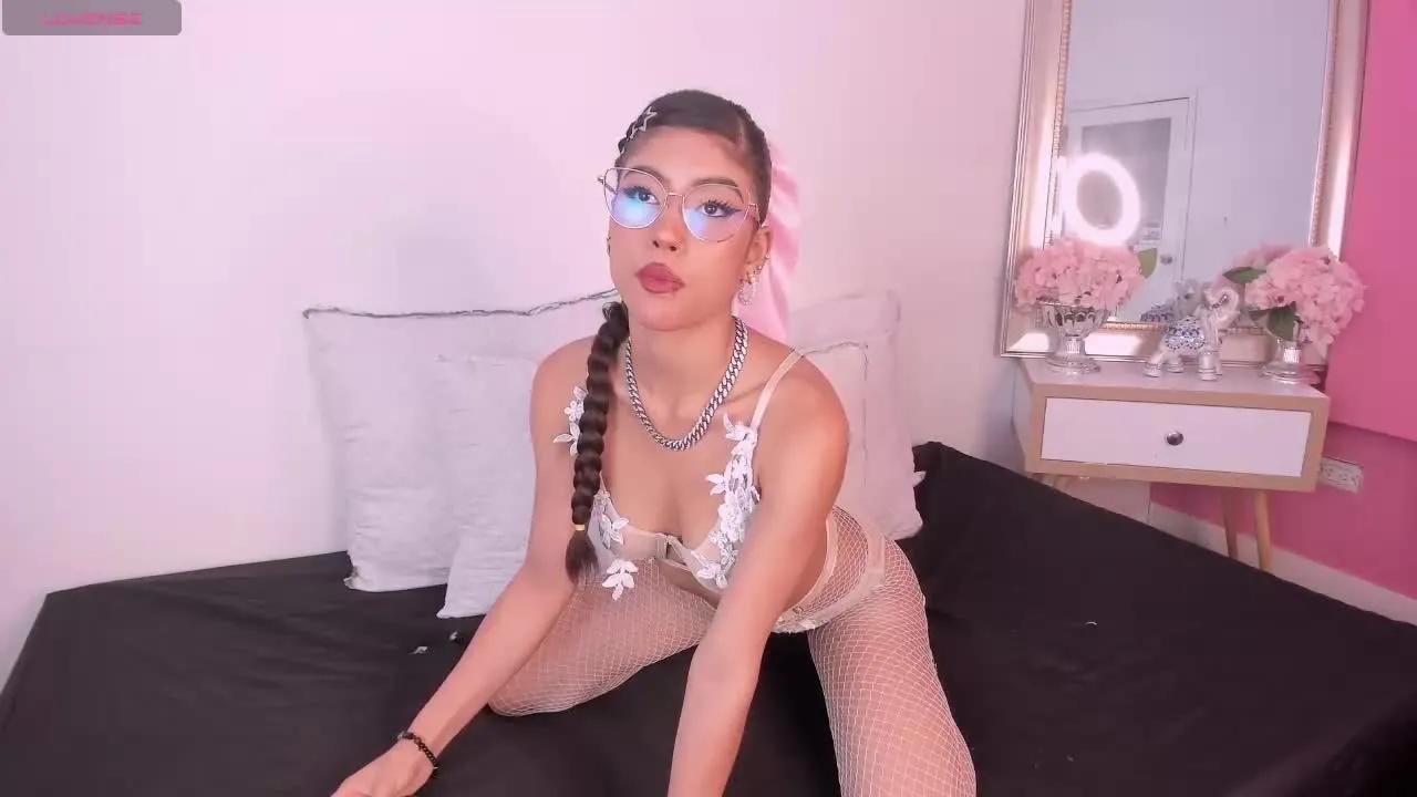 LilaCooper on Streamray