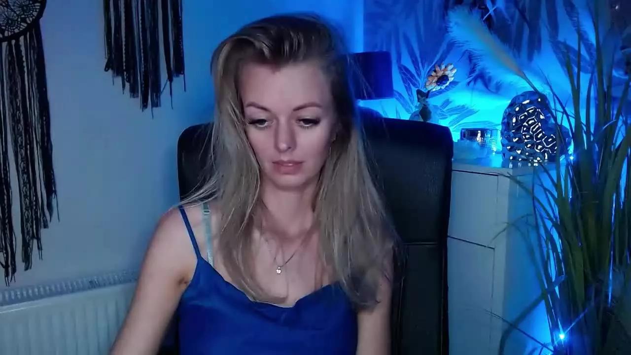 lovelyVALERIE on Streamray 