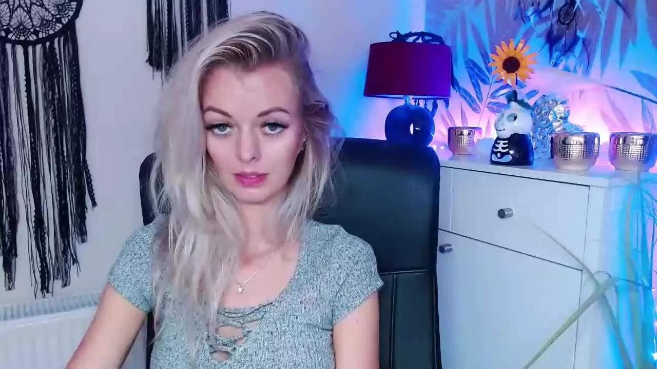 lovelyVALERIE on Streamray 