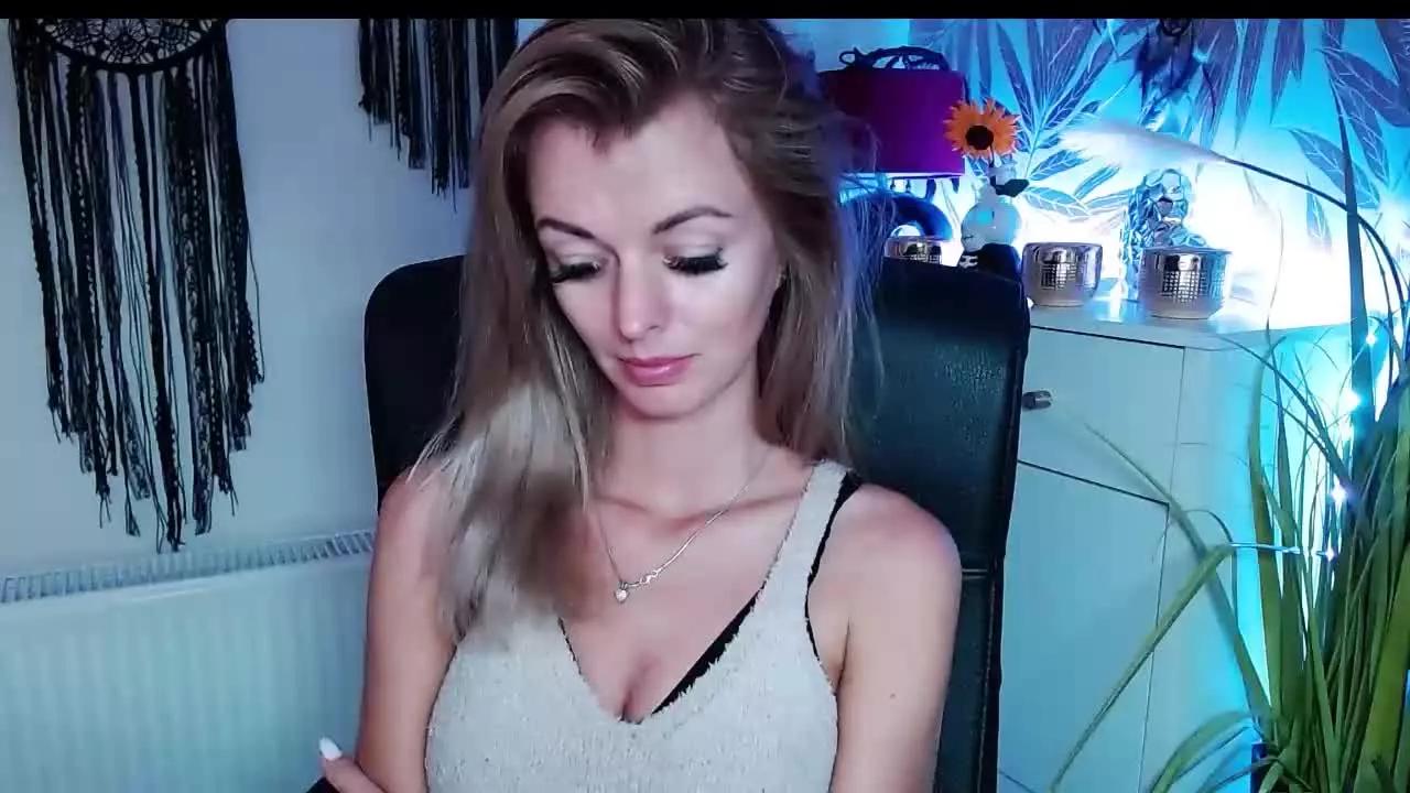 lovelyVALERIE on Streamray 