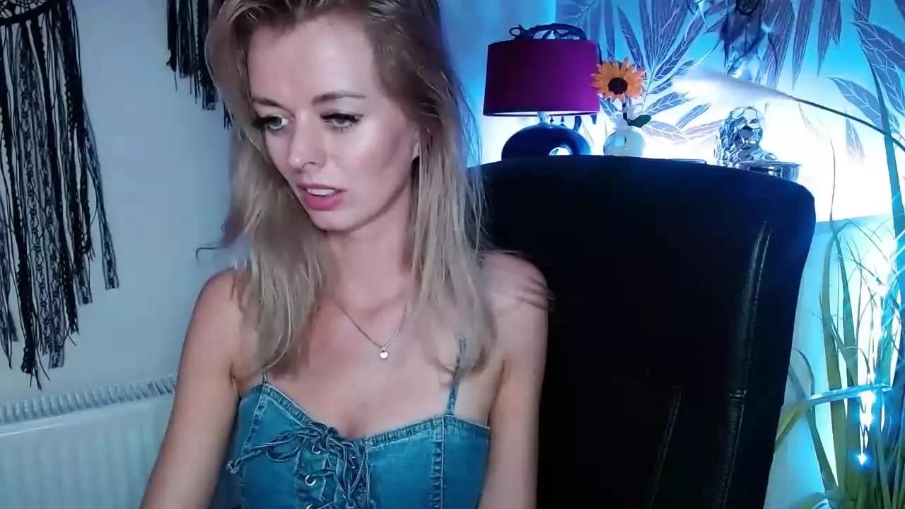 lovelyVALERIE on Streamray 