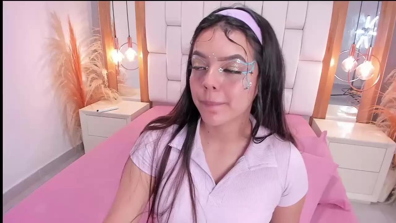 LucianaCollins on Streamray