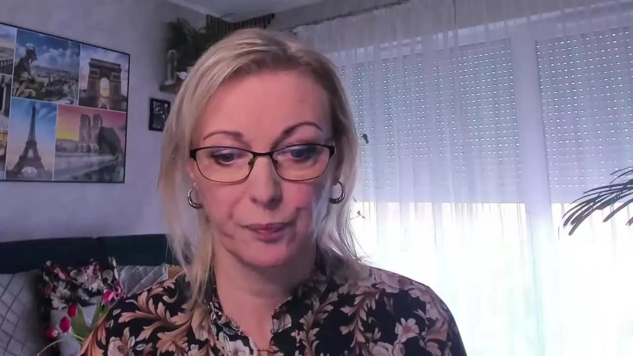 LUXvanessa on Streamray 