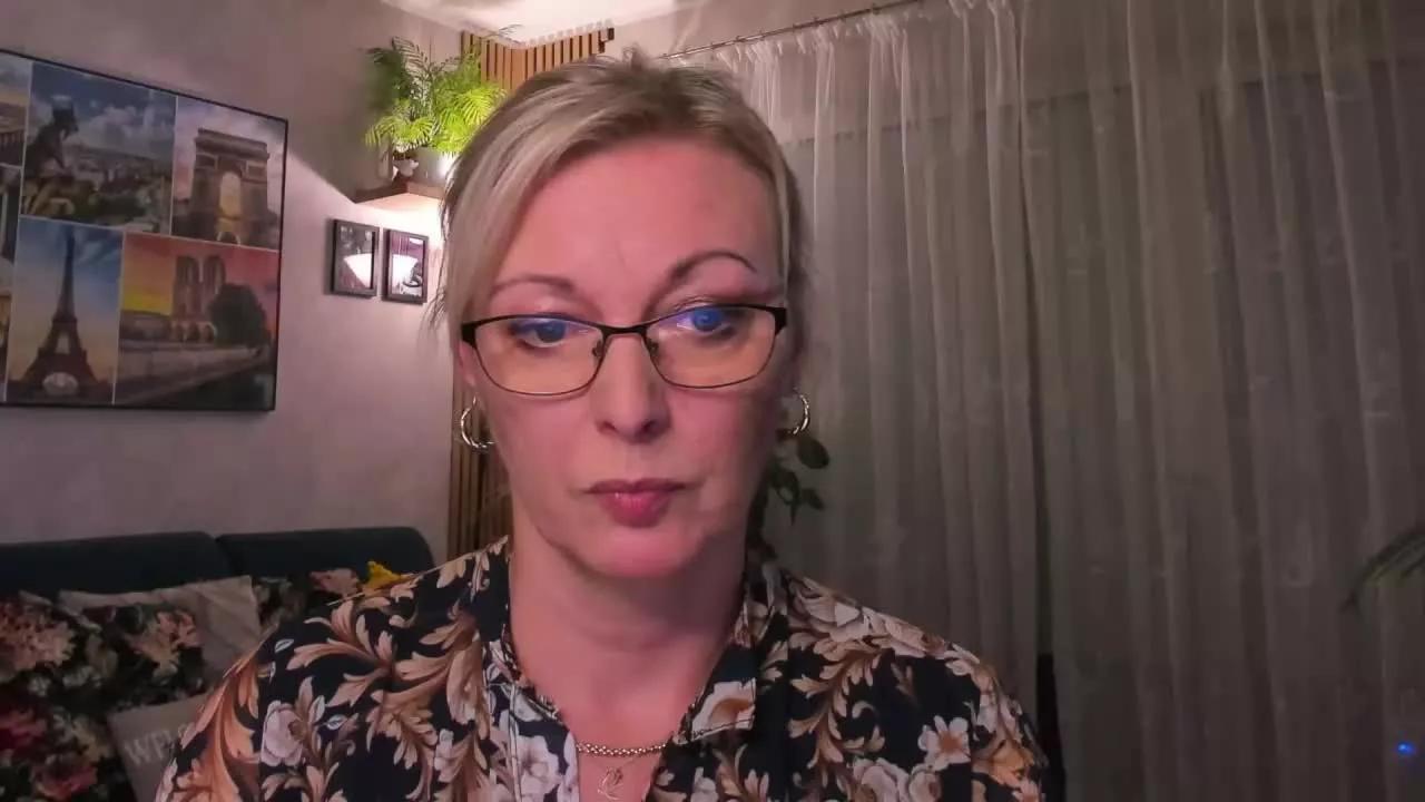 LUXvanessa on Streamray 