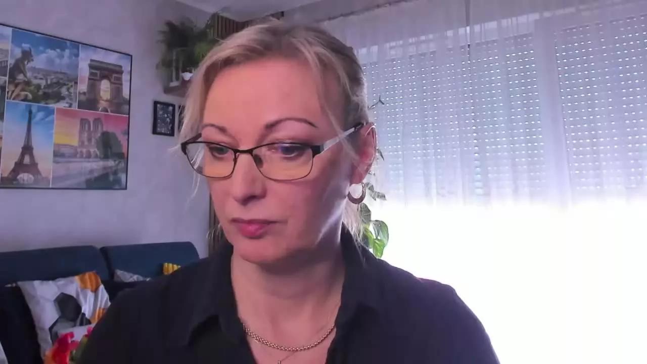 LUXvanessa on Streamray 