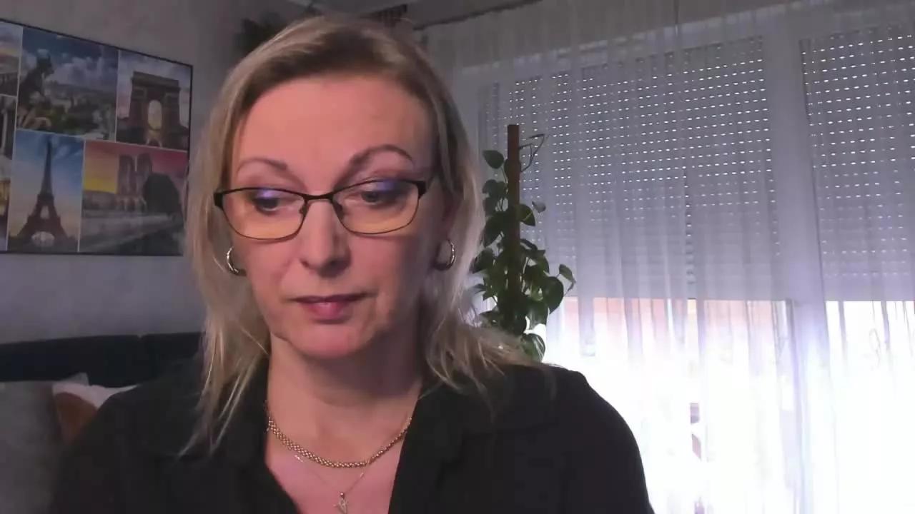 LUXvanessa on Streamray 