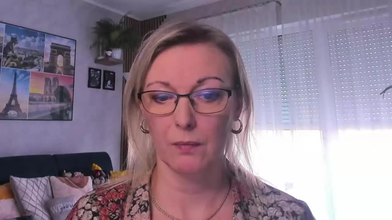 LUXvanessa on Streamray 