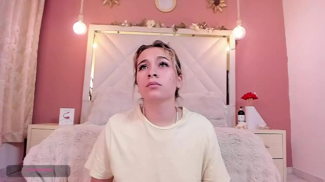 Mariana_Angel on Streamray 