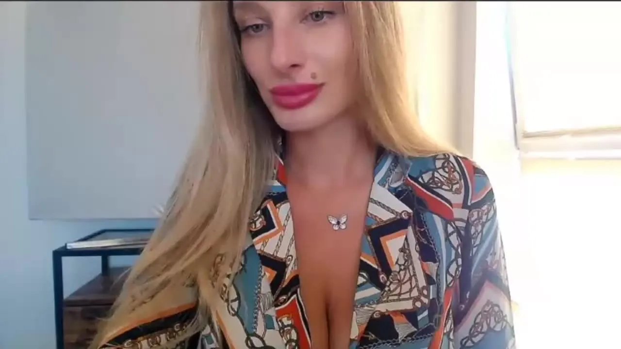 Offline MarilynAmore on Streamray