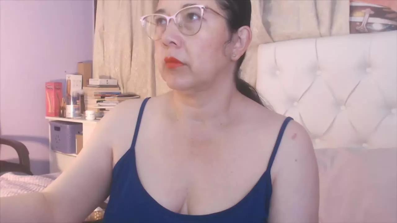 MaturePrisila on Streamray 
