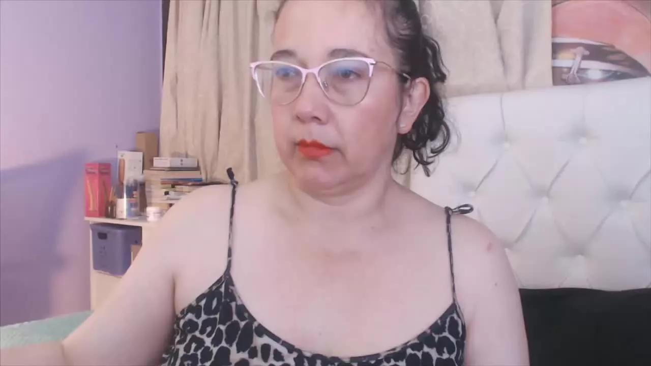 MaturePrisila on Streamray 