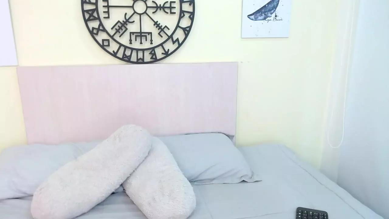 MiahKravitz on Streamray 
