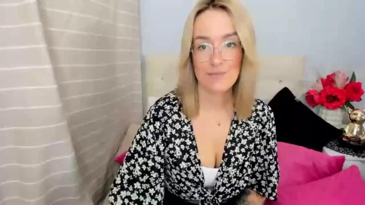 MollyFlowers on Streamray 