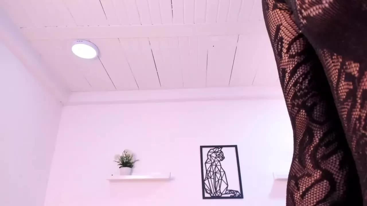 MollyPeachh on Streamray 