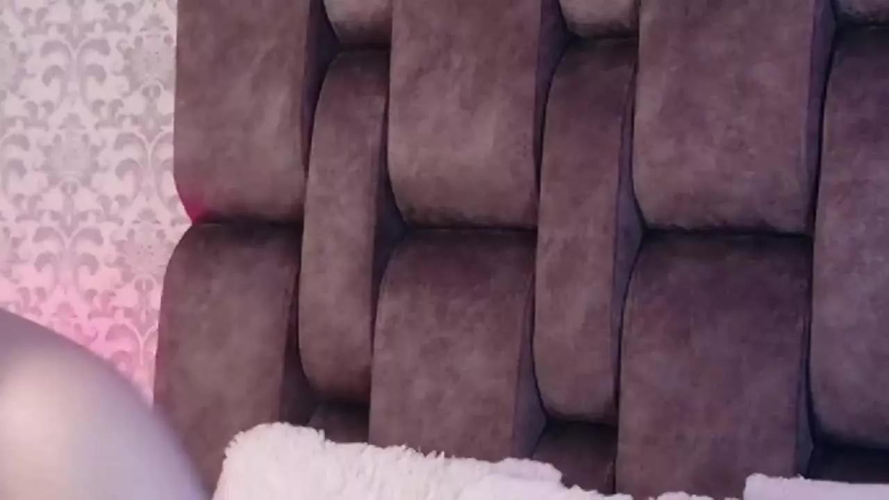 Naomi_Stone on Streamray 