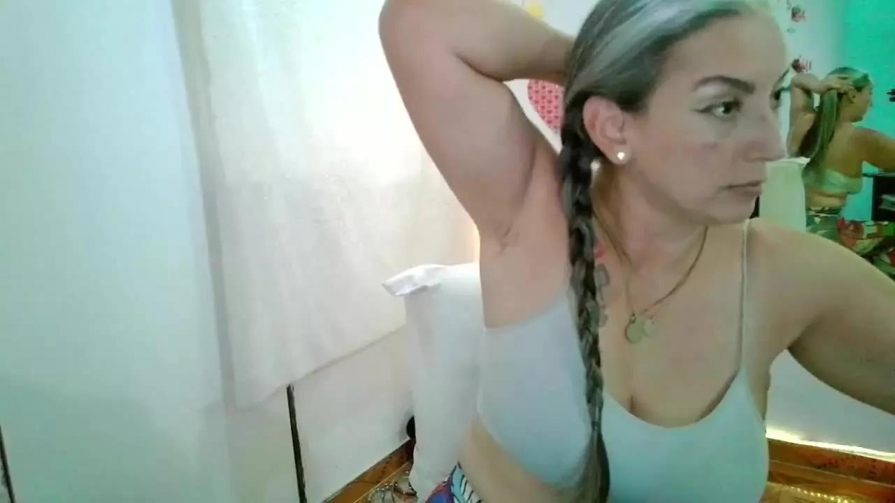NathalyEva on Streamray 