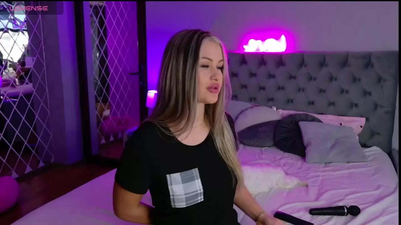 RaissaSweet on Streamray 