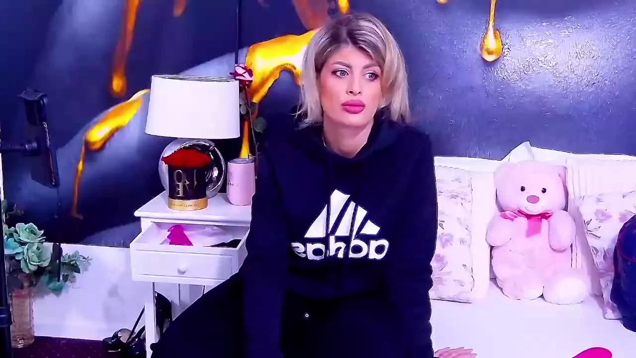 SalmaRoze on Streamray 