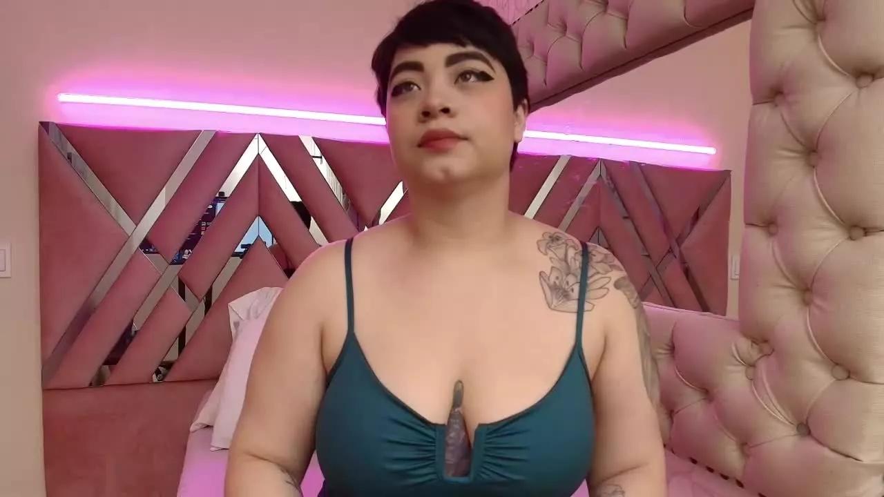 SamantaDuque on Streamray 