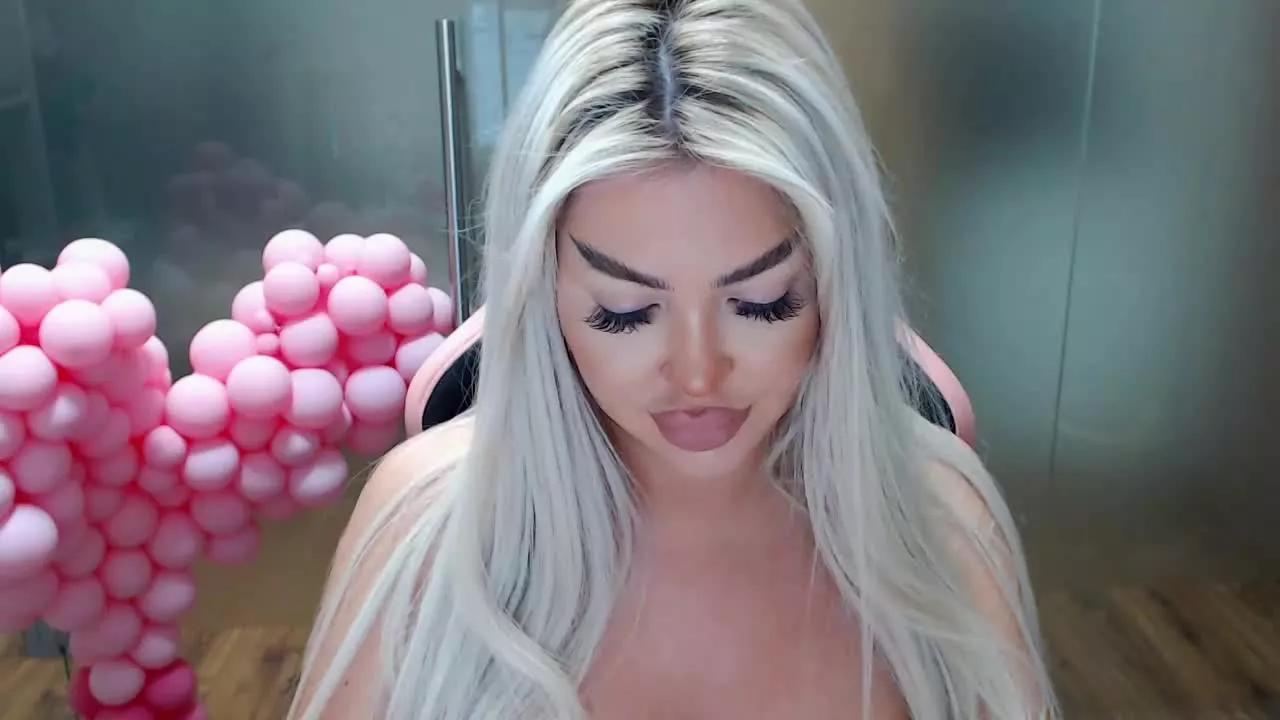 SarahStone69 on Streamray 