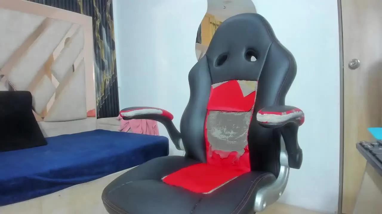 SarayJones on Streamray