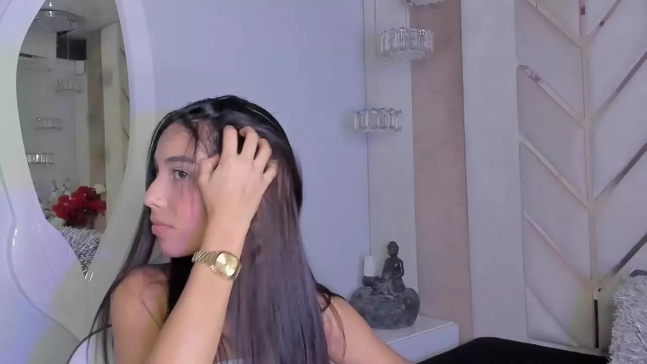 Offline Sophia_Turner on Streamray