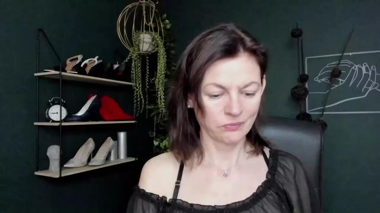 VivianTasty on Streamray 