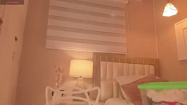 _emily__st — SHOW SEXY NAKED