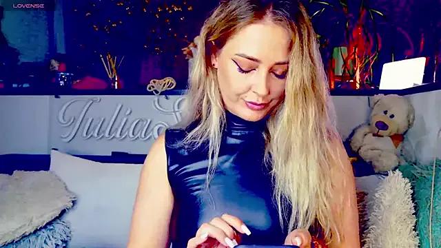 Freechat _JuliaSpace_ on StripChat