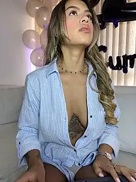 _laura_02 on StripChat
