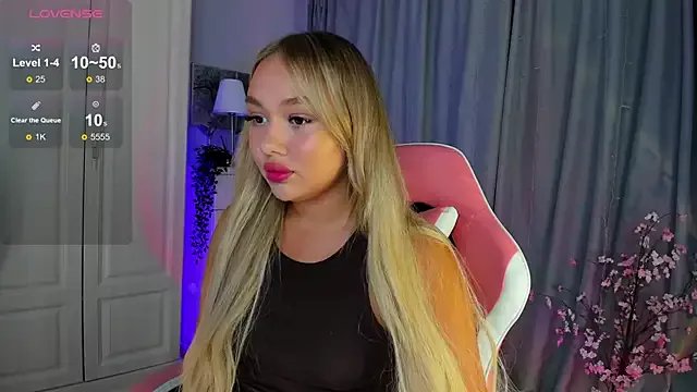 _Loneve__ on StripChat