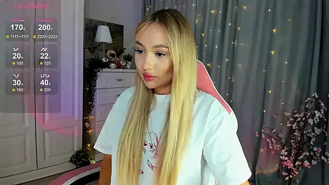 _Loneve__ on StripChat