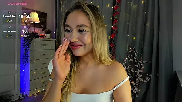 _Loneve__ on StripChat