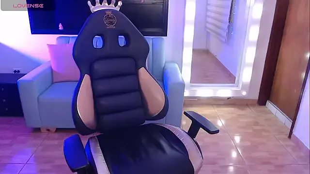 _Mia_Evans_1 on StripChat