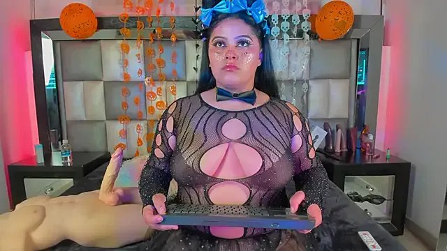 abbiecollins_js on StripChat