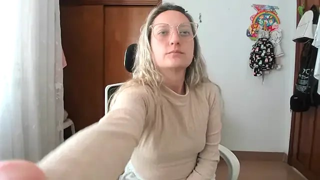 Adele_johnsonn1 on StripChat