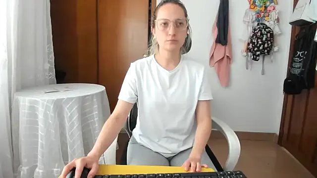 Adele_johnsonn1 on StripChat