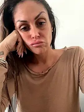 ainaht from StripChat