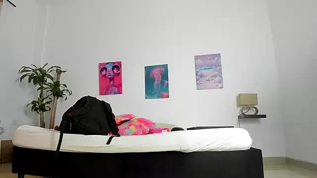 alana_111 on StripChat 