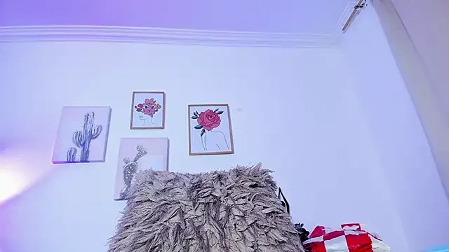 alana_111 on StripChat 