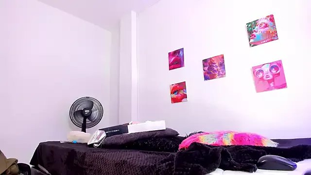 alana_111 on StripChat 